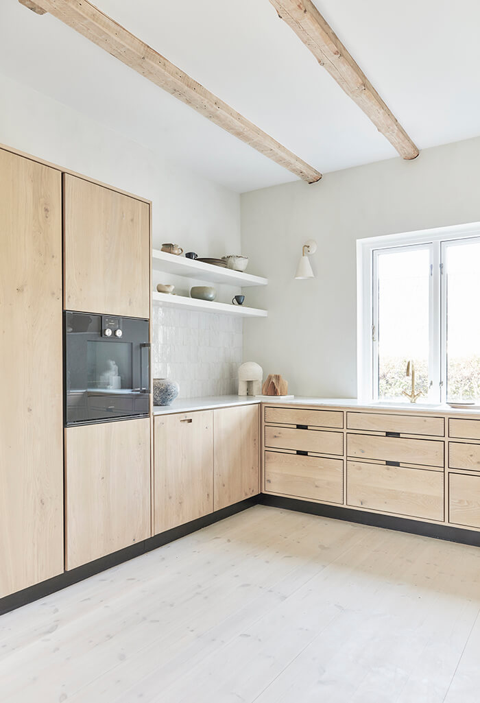 Garde-Hvalsoe-Hoelgaard-Oak-with-knots-Photo-Birgitta-Wolfgang-8 (1)