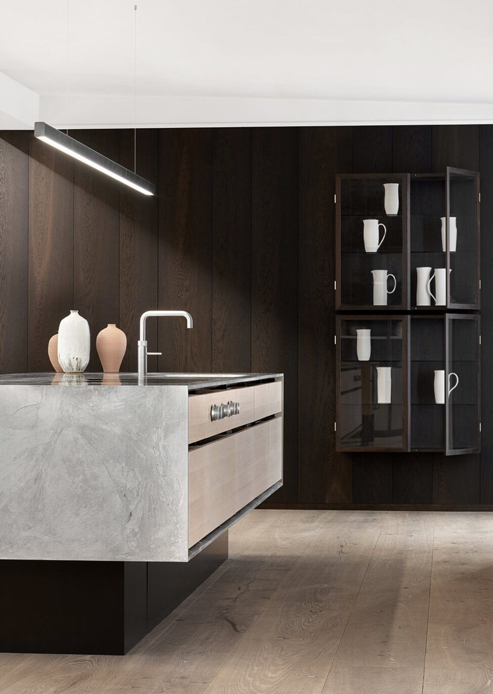 Garde-Hvalsoe-Kitchen-model-Framed-Oregon-pine-and-zink-Photo-by-Chris-Tonnese-4-WEB-1-aspect-ratio-975-1372