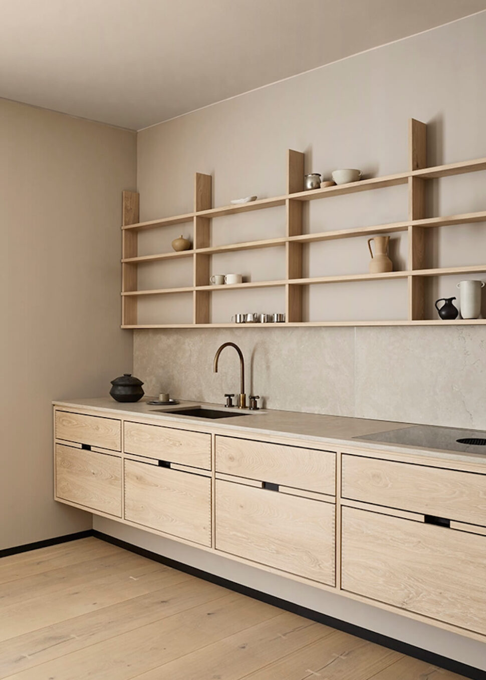 Garde-Hvalsoe-Kitchen-model-Hoelgaard-Oak-wood-Photo-Maja-Karen-Hansen-7-WEB-2-1-aspect-ratio-970-1358