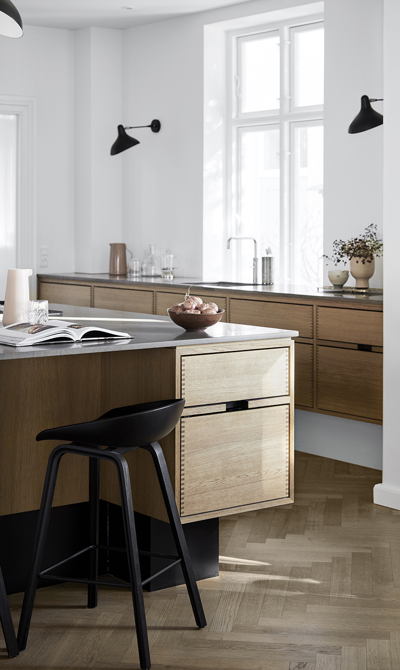 Garde-Hvalsoe-Model-Hoelgaard-Oak-Tall-Ceilling-WEB-4