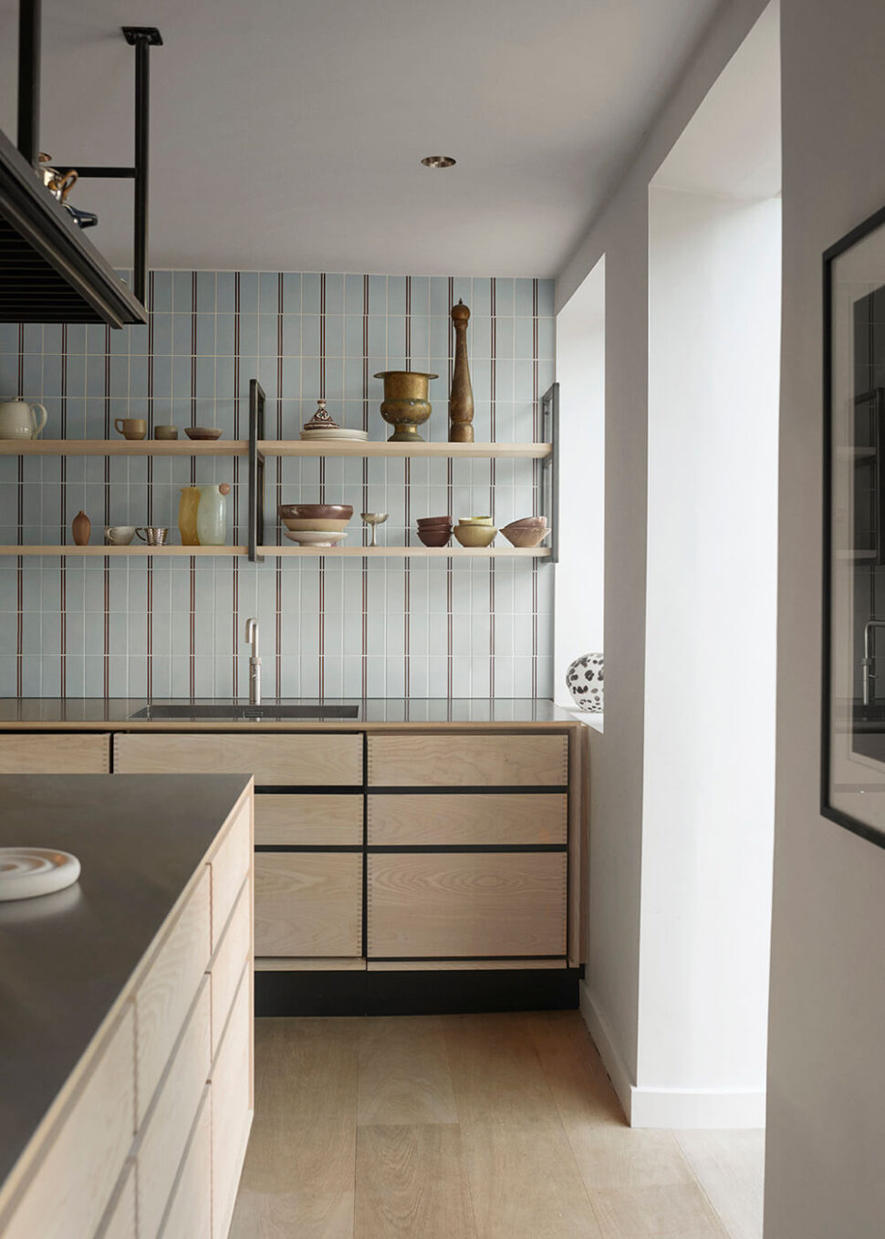 Garde-Hvalsoe-Oesterbro-Townhouse-Minimal-Kitchen-Ash-wood-and-stainless-steel-1-WEB-1-aspect-ratio-970-1358
