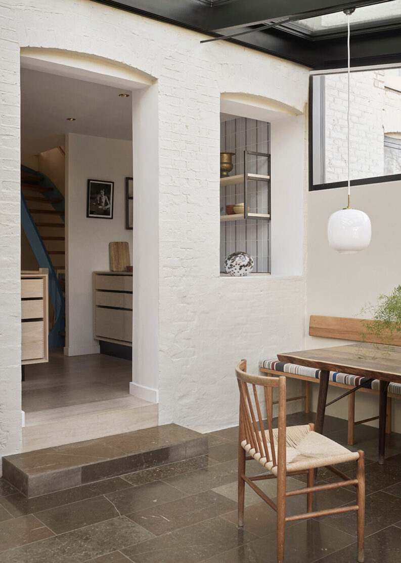 Garde-Hvalsoe-Oesterbro-Townhouse-Minimal-Kitchen-Ash-wood-and-stainless-steel-8-WEB-3-1-aspect-ratio-793-1111