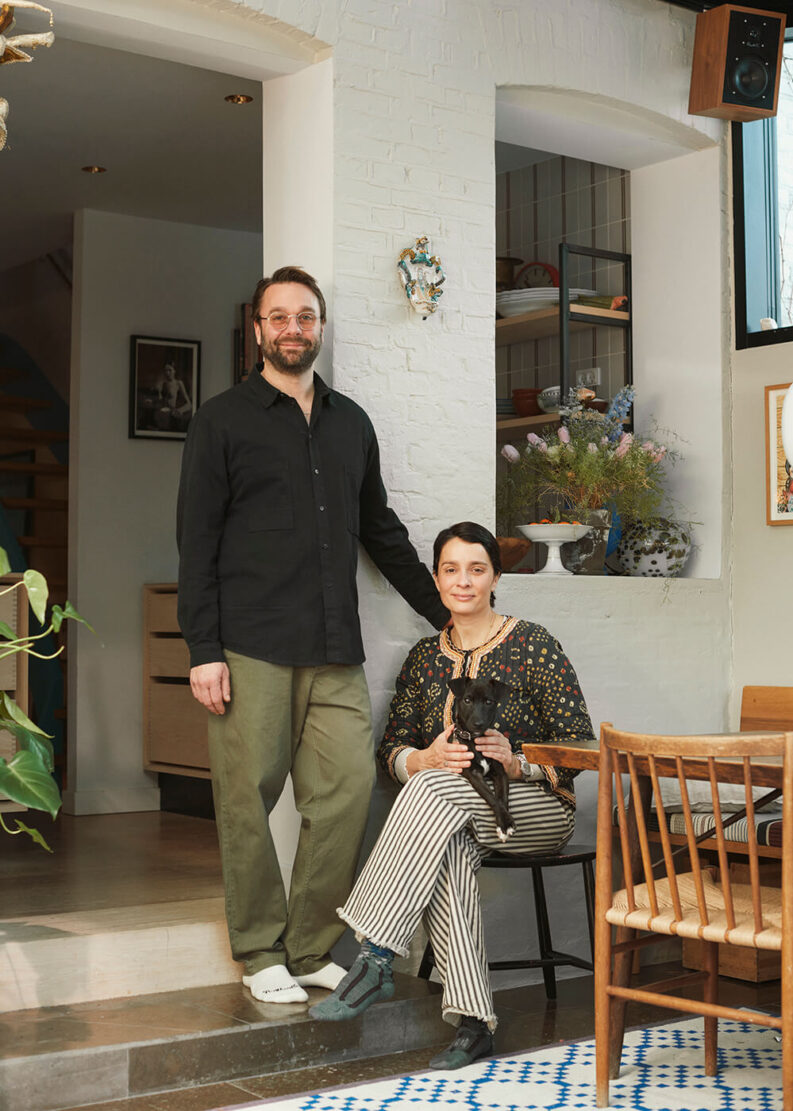 Garde-Hvalsoe-Oesterbro-Townhouse-Minimal-Kitchen-Portrait-1-WEB-1-aspect-ratio-793-1111