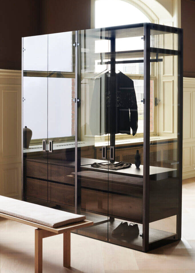 Garde-Hvalsoe-Pilaster-Smoked-Oak-Photocredit-Michael-Rygaard-1-682x1024-1-aspect-ratio-695-975