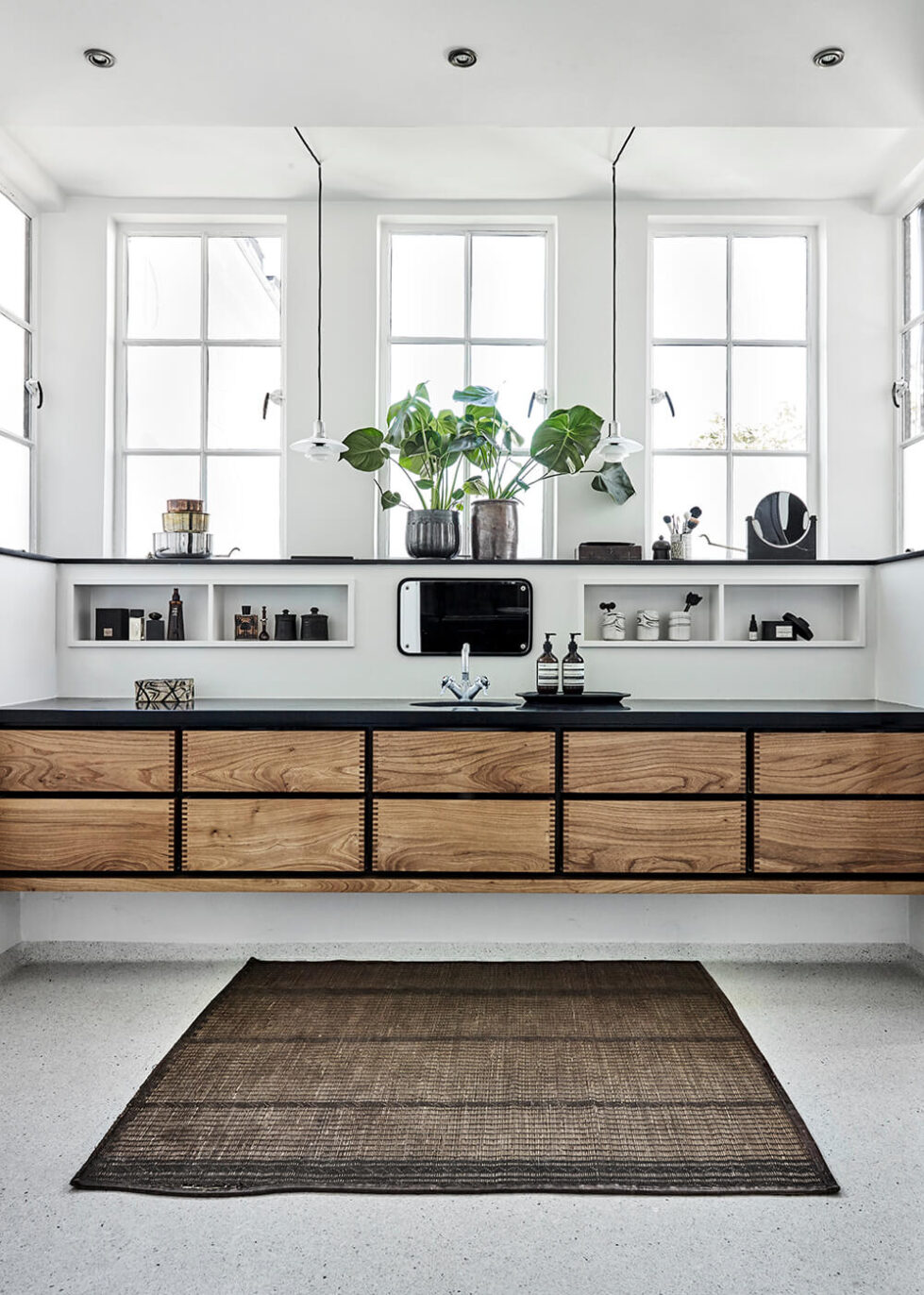 Garde-Hvalsoe-Susanne-Rutzou-Model-Minimal-bathroom-in-Elm-wood-PhotoCWichmann-Bendtsen-WEB-1-aspect-ratio-979-1372