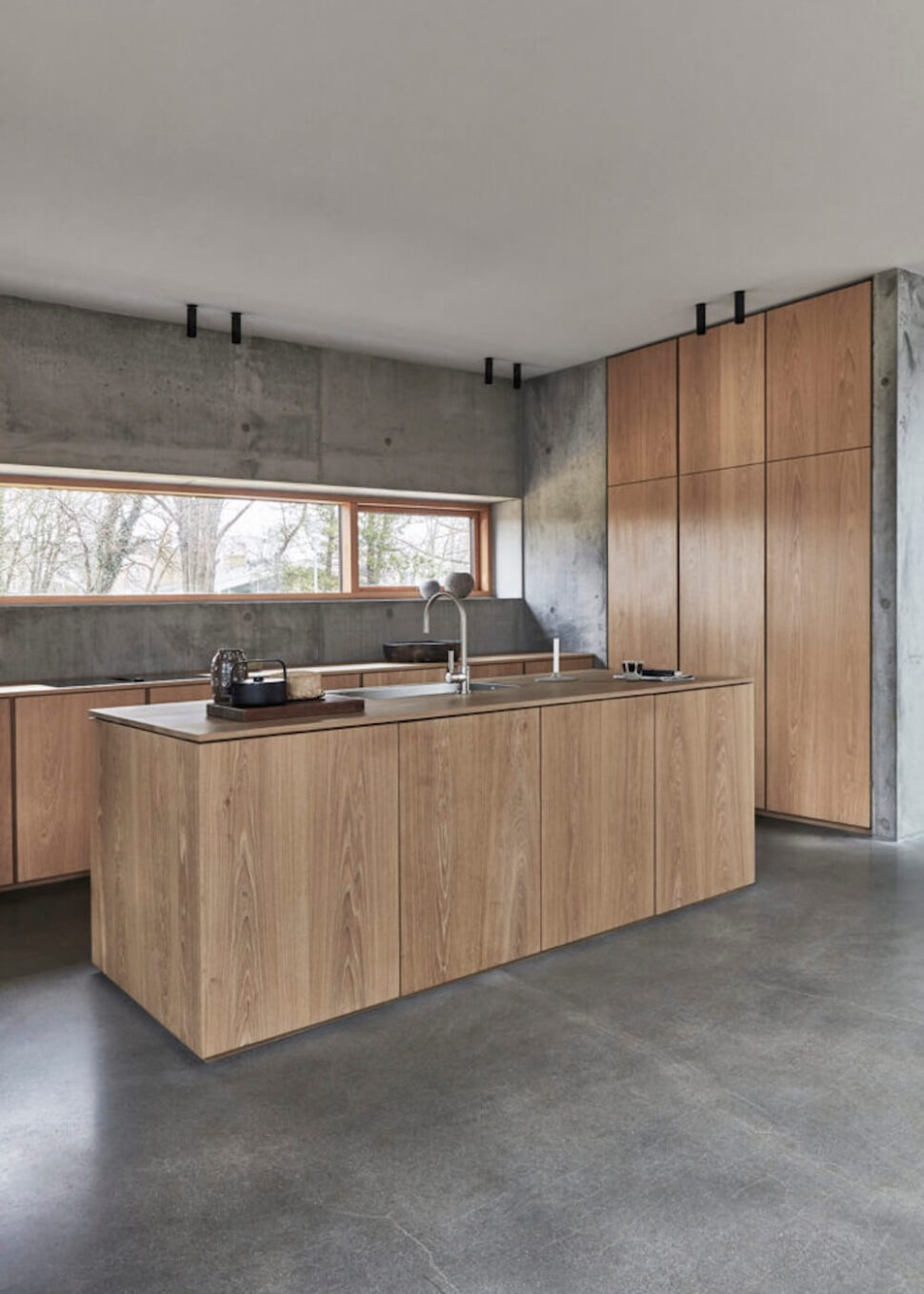 Garde-Hvalsoe-model-Layer-Dinesen-Layers-Oak-Photo-Birgitta-Wolfgang-72-d-7-683x1024-1-aspect-ratio-970-1358