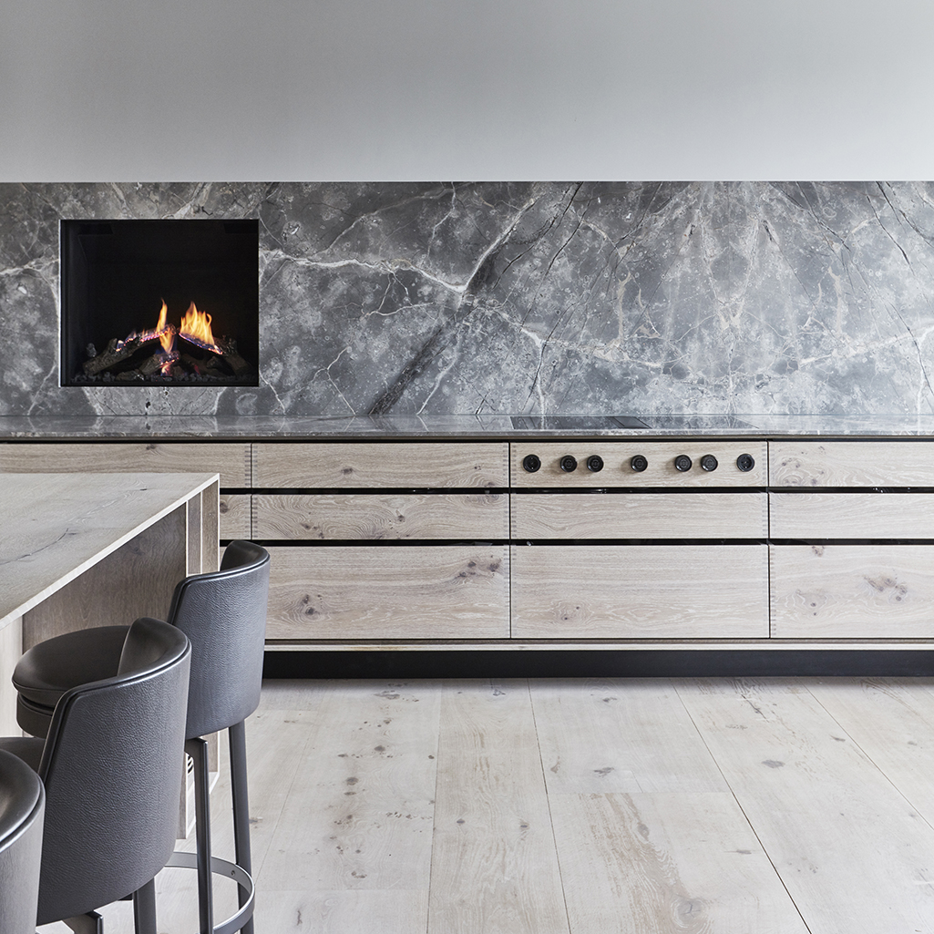 Garde-Hvalsoe_model-Dinesen-Kitchen_The-Grey-Doors-150-dpi-WEB