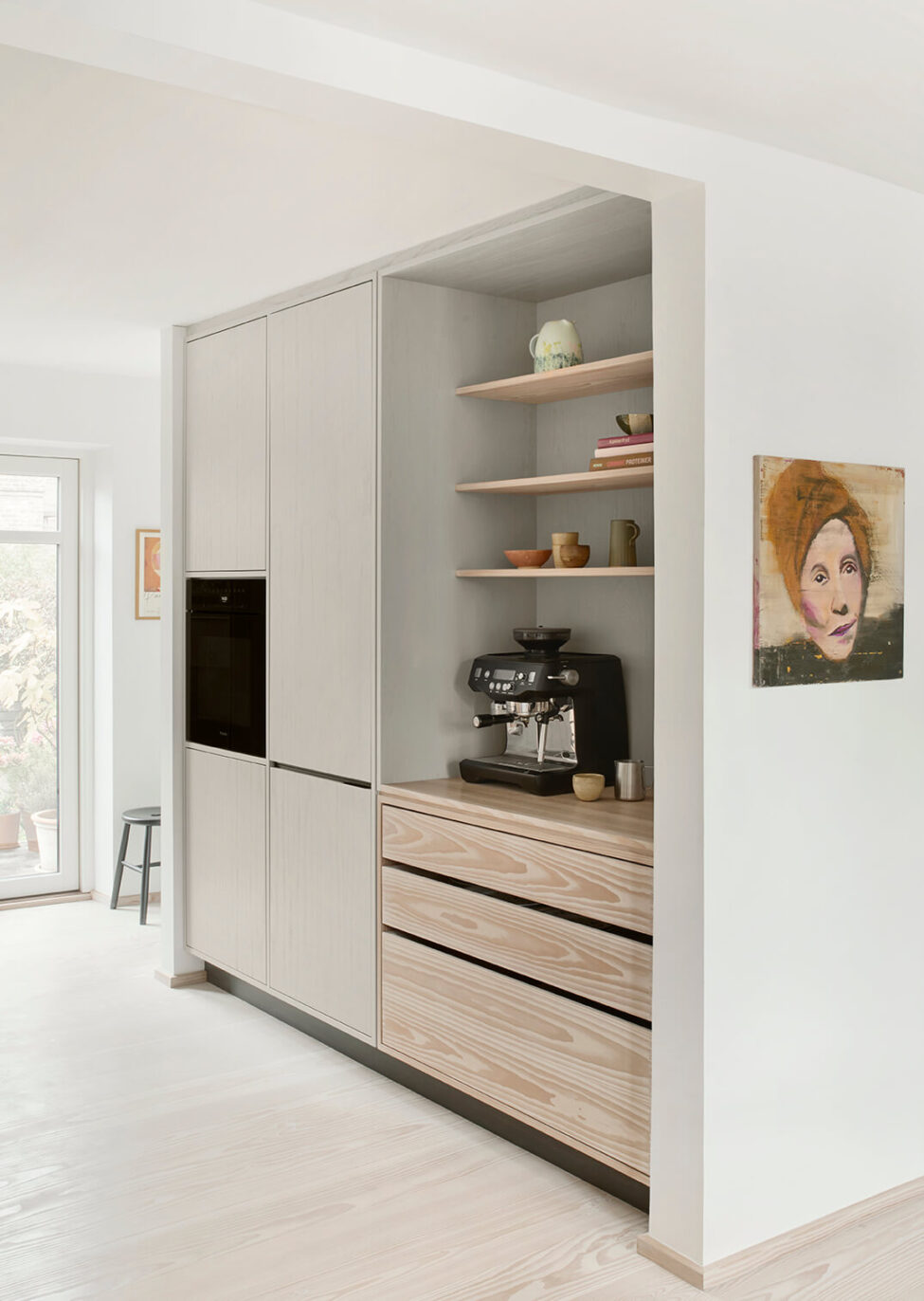 M0068-Byhus-Aarhus-Lundgaard-Tranberg-Douglas-lye-and-white-oil-Photo-Maja-Karen-6-1-aspect-ratio-975-1372