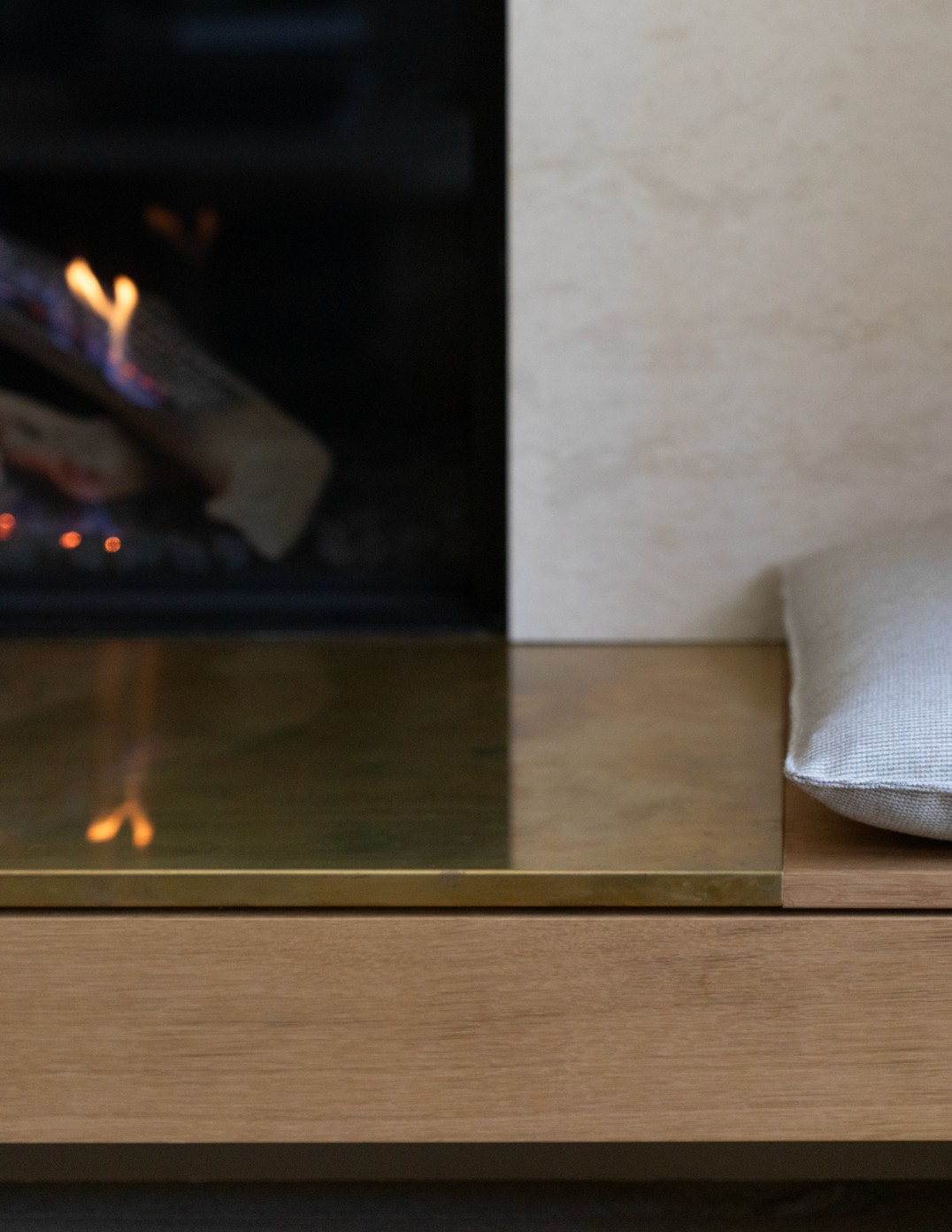 GH Quin_Jackson_LivingroomFireplaceDetail-Photo Lisa Romerein