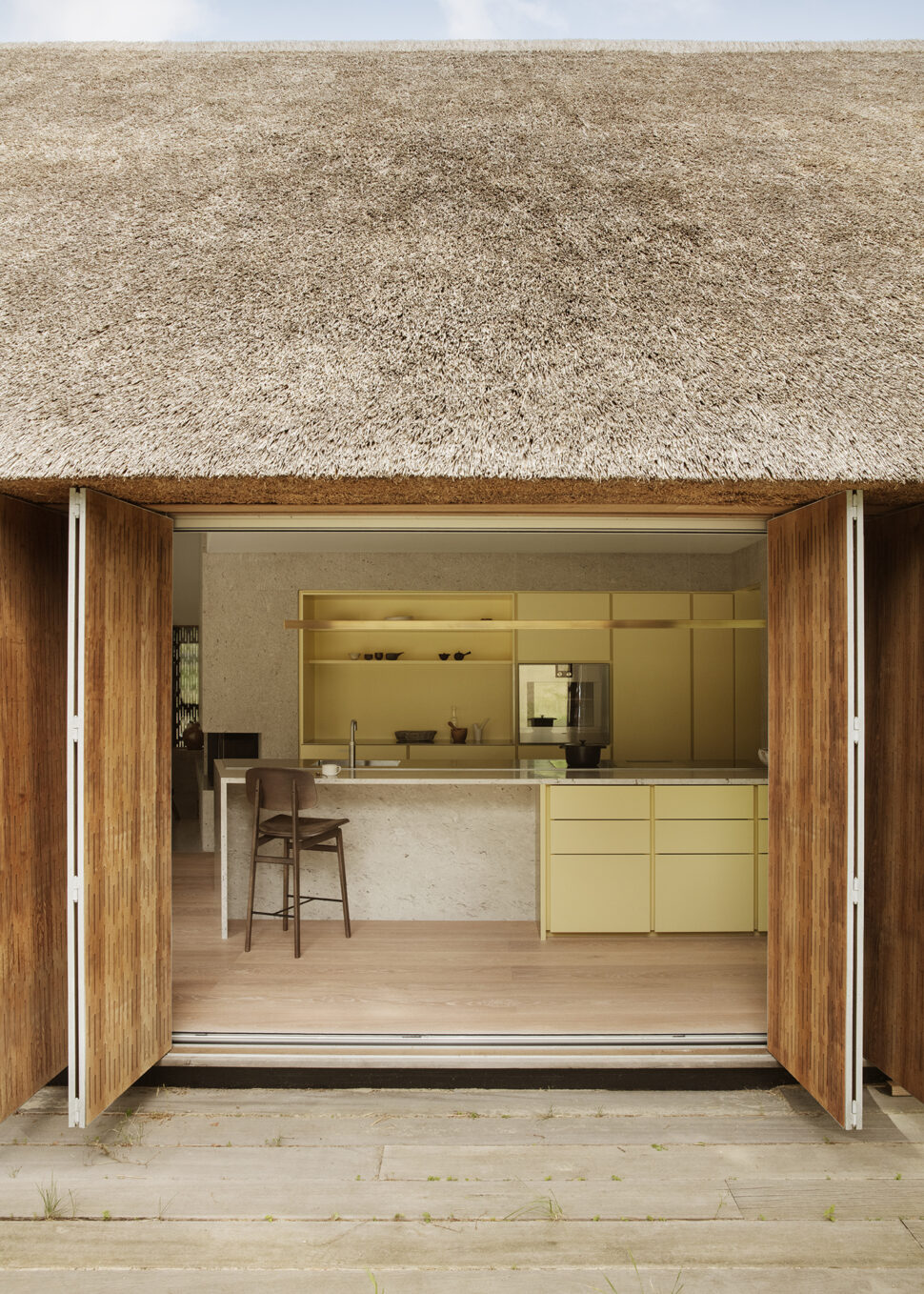 GH-H2803-Thatched-Photo_Heidi-Lerkenfeldt-_Styling_Pernille-Vest-72-dpi-9-aspect-ratio-970-1358