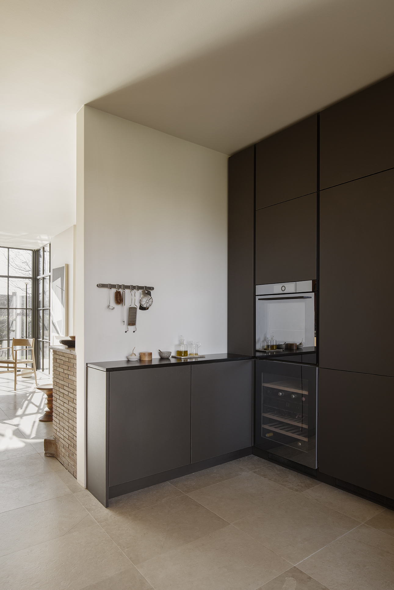Yasmin Edgecombe – Koshi-do Minimal bespoke kitchen – Oak - Photo Heidi Lerkenfeldt - 16
