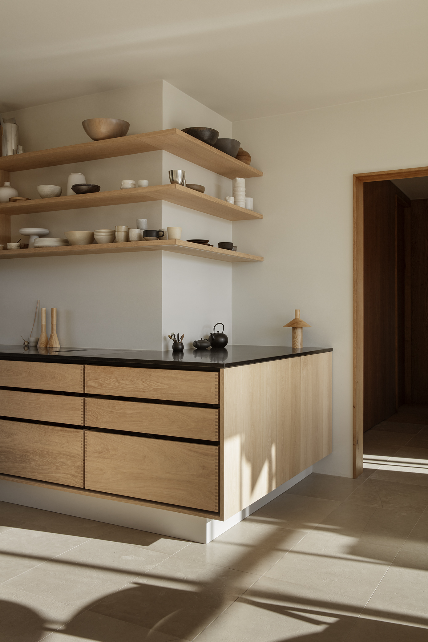 Yasmin Edgecombe – Koshi-do Minimal bespoke kitchen – Oak - Photo Heidi Lerkenfeldt - 21