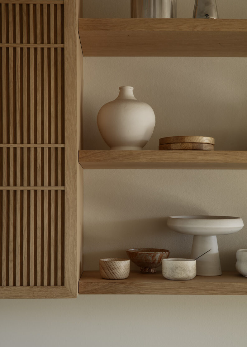 Yasmin-Edgecombe-–-Koshi-do-Minimal-bespoke-kitchen-–-Oak-Photo-Heidi-Lerkenfeldt-5-aspect-ratio-793-1111